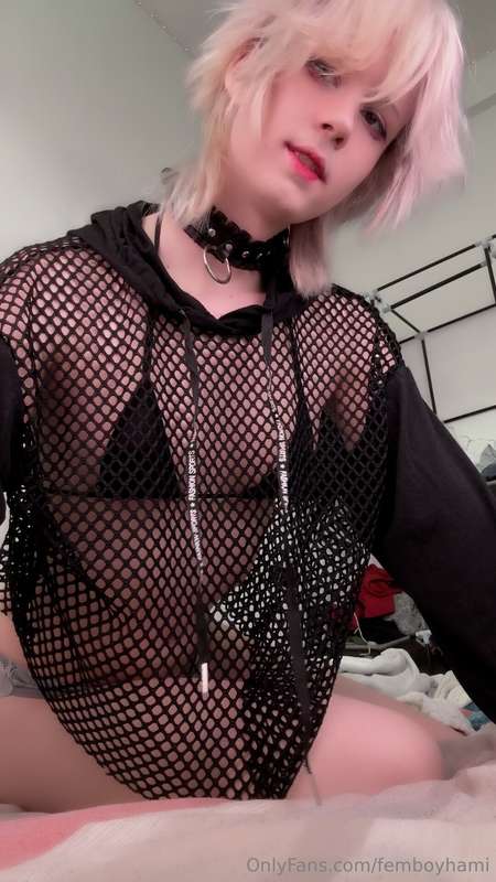 Can I interest you in some girl cock?? UwU  Ngl I love it wh.. 10