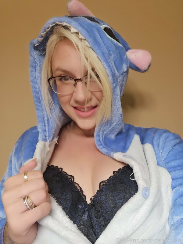 ? cute slut needs a creampie ? 
Customs inquire in DM.  Fant..