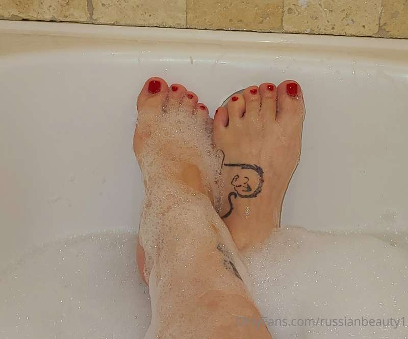 Where are my feet lovers?? Enjoy ever aspect on my page. Let.. 3