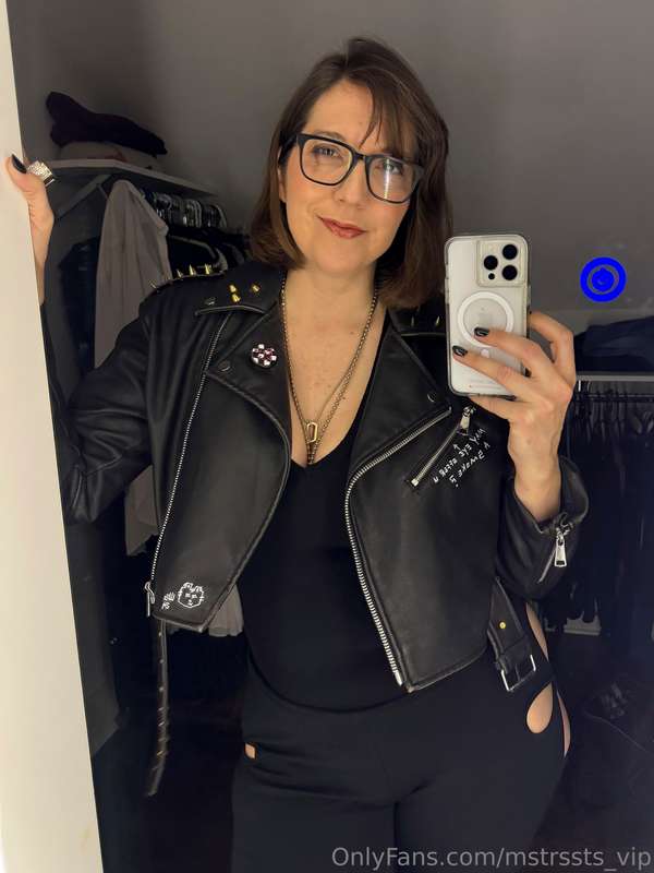 Fri-yay You know if you invite me out I'm gonna show up in a.. 1