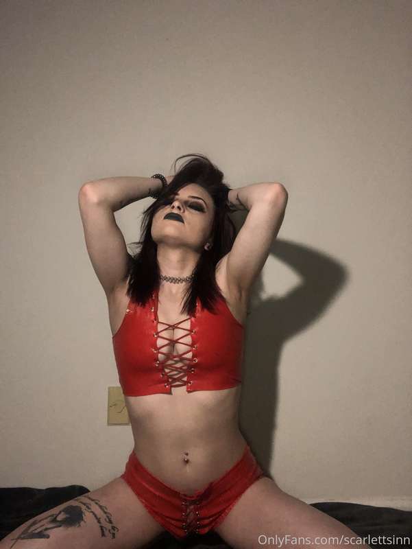 Wishing I was being fucked right now 💦💋