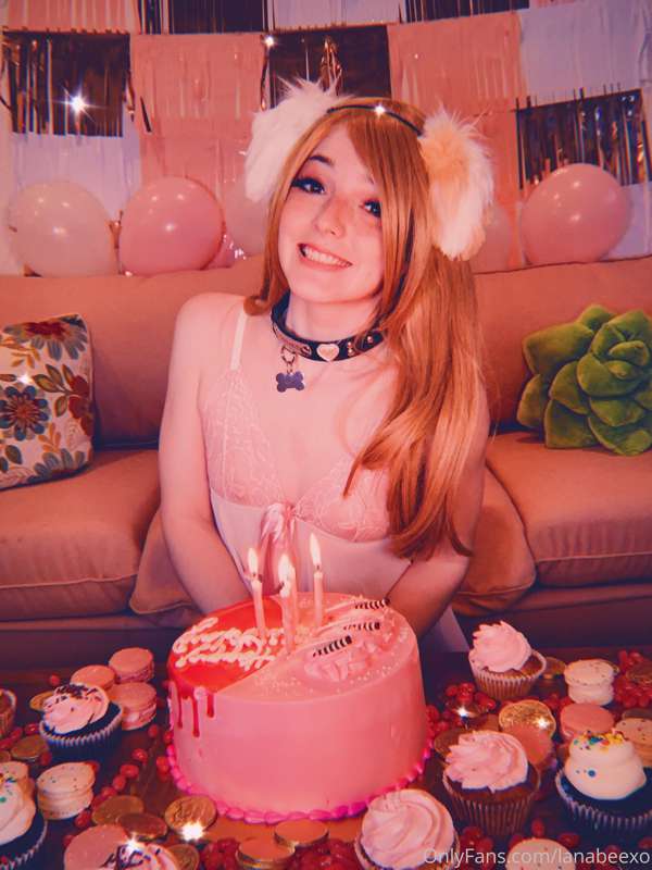 Hi I’m 25 today! 💕 19