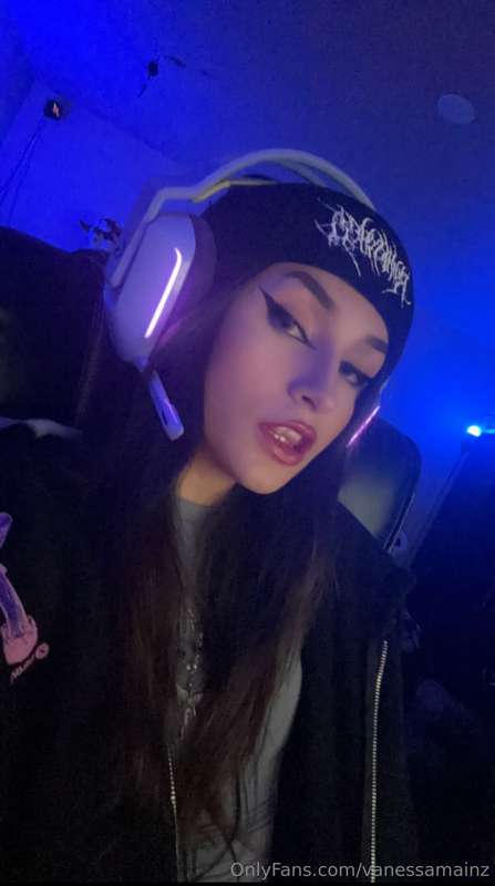 Who do you main in Valorant? 😍