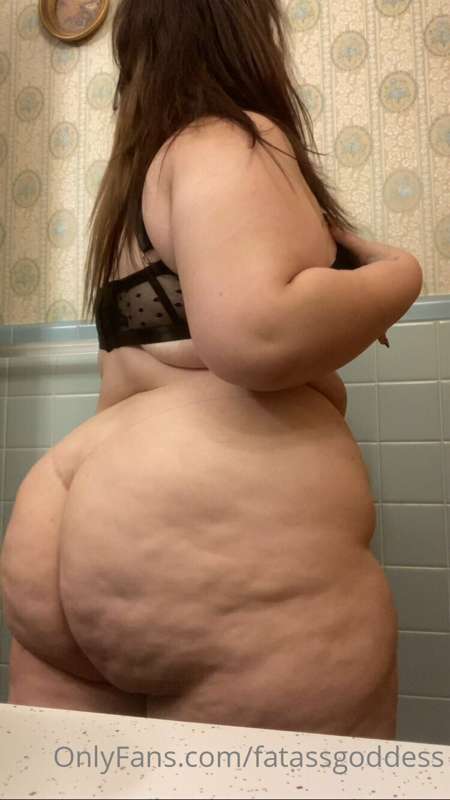Fatassgoddess - Onlyfans - 29 Mar, 2025 4