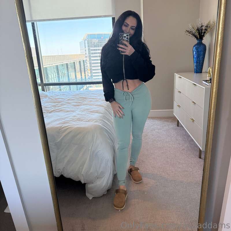 Love a cozy Sunday. Any plans for the day? 😘