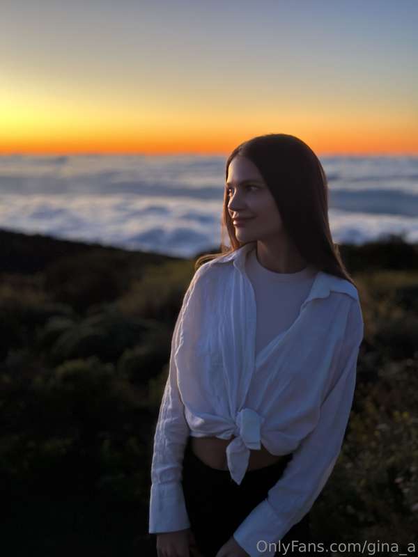 Enjoying beautiful sunsets, it's just magical💘