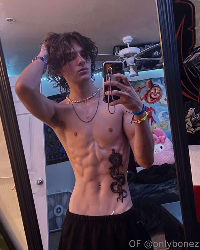 just shot some new content🙈 wanna see?

(vip shoot coming ou..