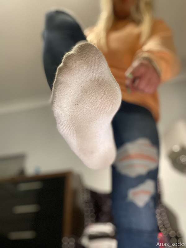 Dirty 🧦 That’s what you deserve! 1