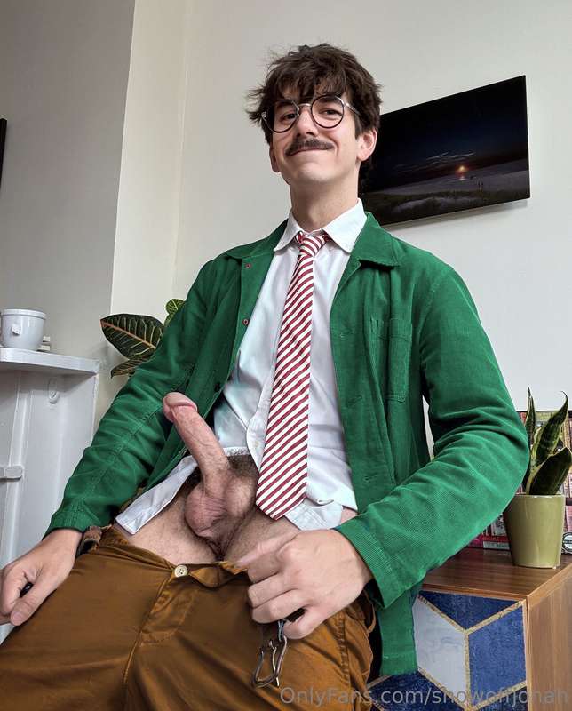 POV: you married Doctor Harvey in Stardew Valley and he whip.. 1