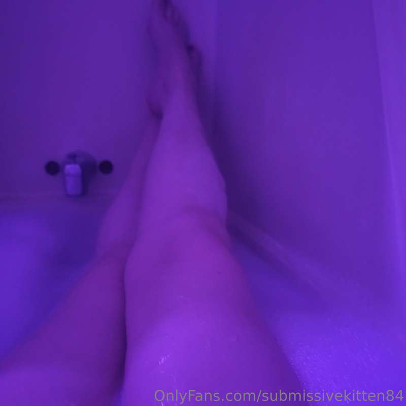 I had fun in the bubble bath 😏 post is up 🥵