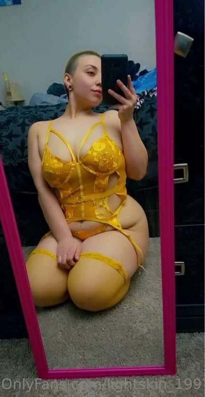 Go follow my girl for all your fetish fantasies 😜🥵 @doeforth.. 2