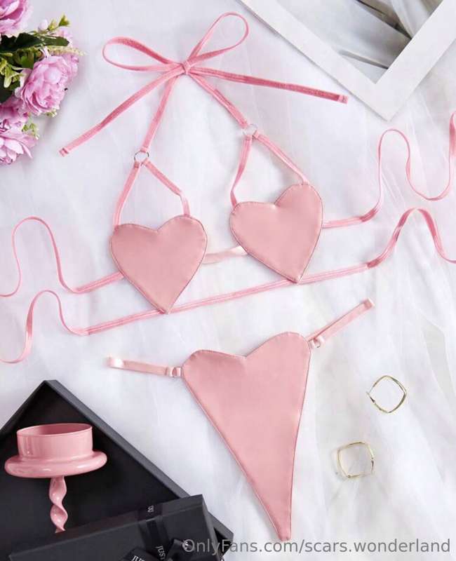Massive lingerie haul fund 😋
Any tip contributions will get .. 1