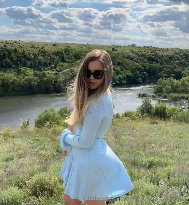 Does my blue dress fit this blue sky?😇😇😇