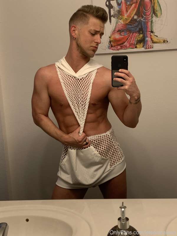 Got a new shirt and I think I like it... 😋 4