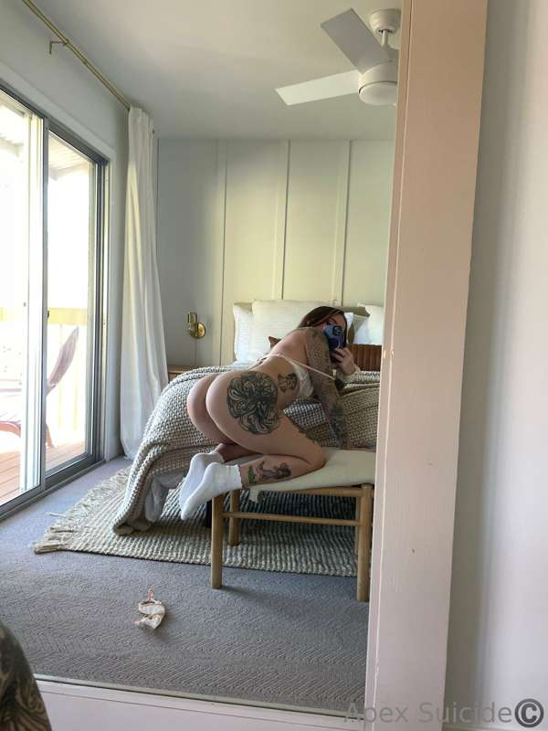 This room was such a vibe I felt so cute in these photos I j.. 9