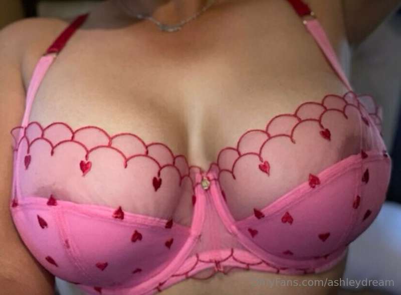Who ever sends me the highest tip gets to see a sexy content.. 2