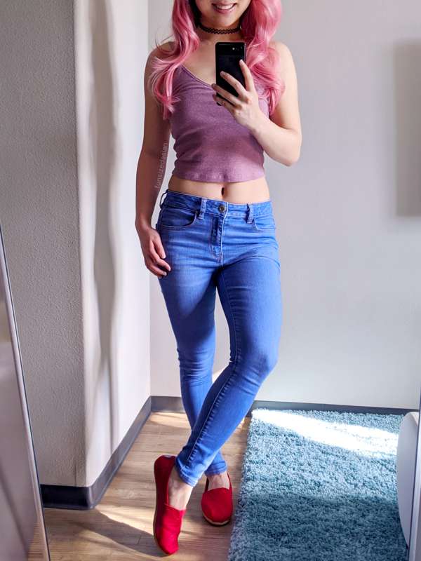 Feeling extra cute today! How about a skin-tight jeans appre.. 4