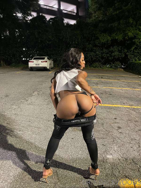 Do you like my outfit? 2