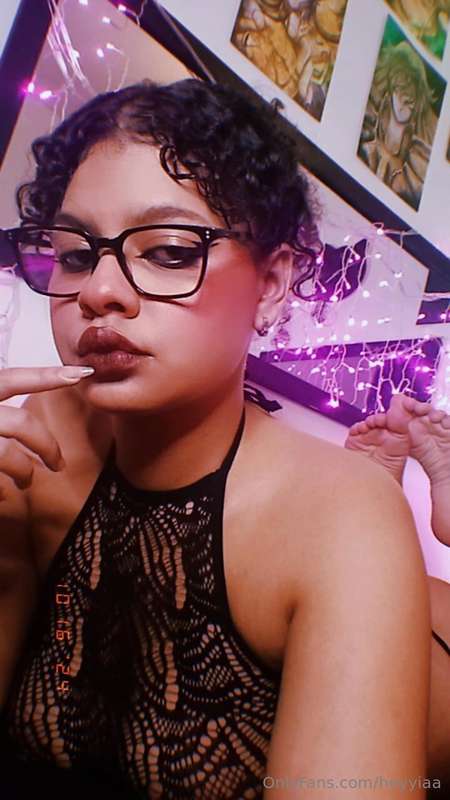 🤤 @Diana_marquez has Big Boobs, curly hair, big booty & Lips..