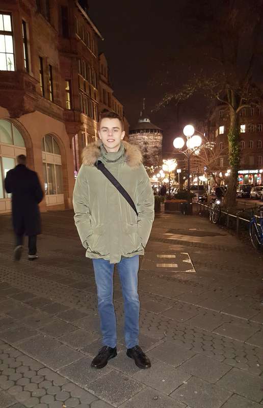 Walking around the city 🌃