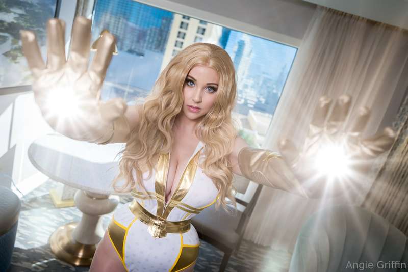 ✨🌟⭐𝐒𝐭𝐚𝐫𝐥𝐢𝐠𝐡𝐭⭐🌟✨

I'm shining bright in my Starlight cosplay .. 12