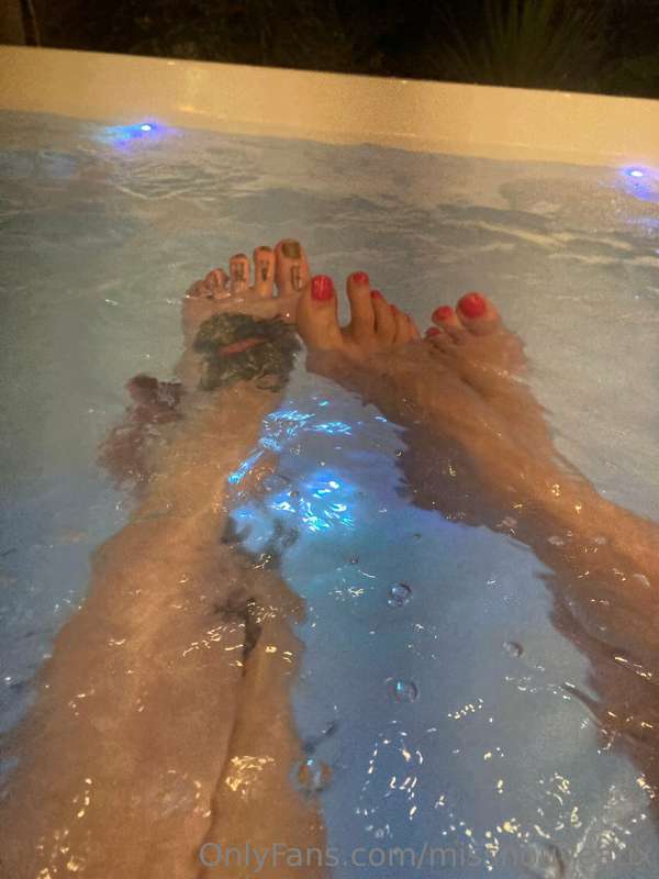 Me and @farrahvalentina had a lovely soak last night… Farrah..
