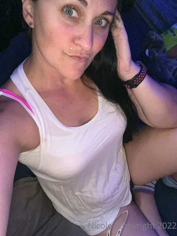Today is a chilling and laundry typa day 😘 💋