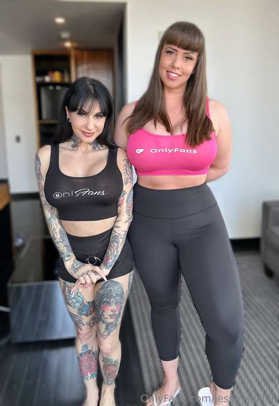 She’s the perfect height if you ask me 🚤@joannaangel  1