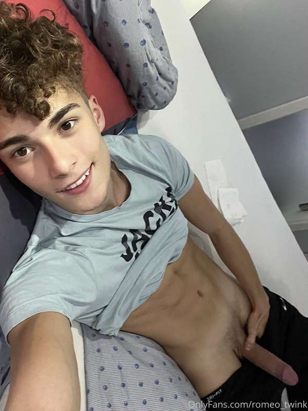 Ready to receive a nice blowjob🥵 any volunteers? 1