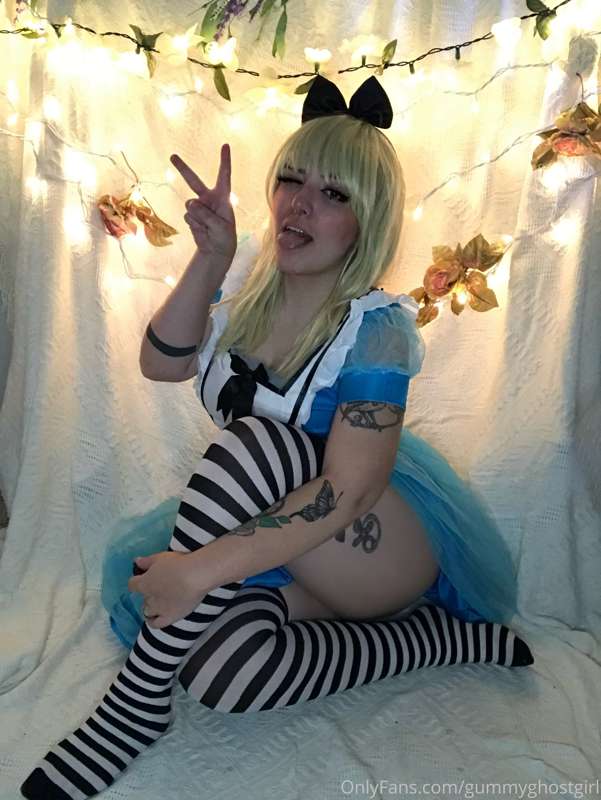 Cum down my rabbit hole and explore my wonderland 🐇 28