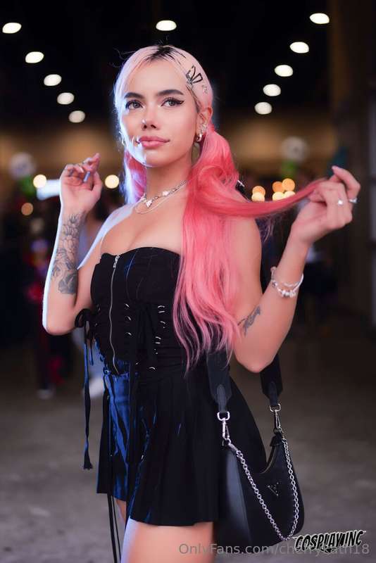 Black dress my fav 🖤