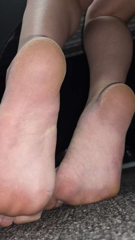 New nails tomorrow I can't wait!! Send $$ to contribute to m..
