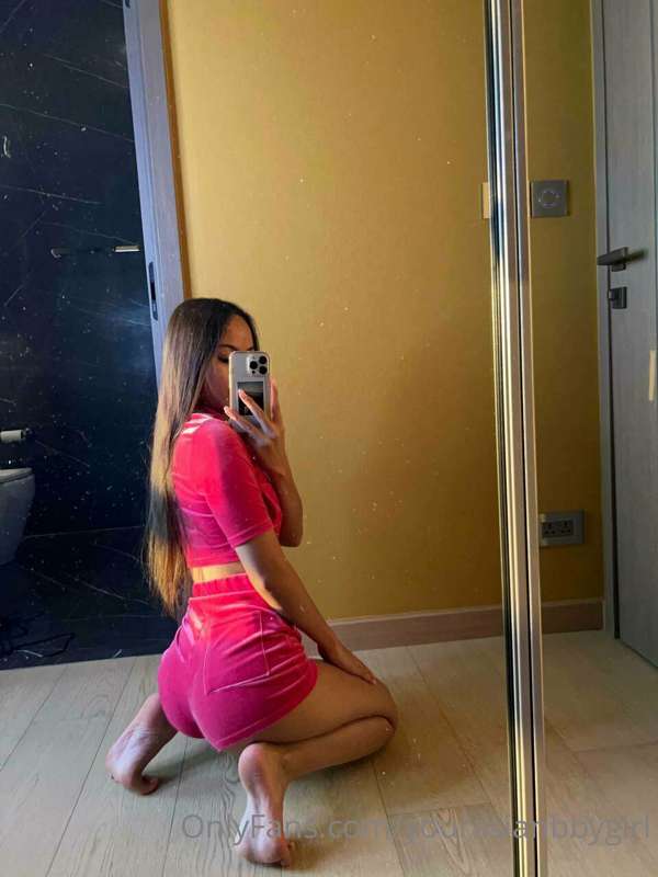 What’s your idea of good foreplay?  let me know in the DM ba..