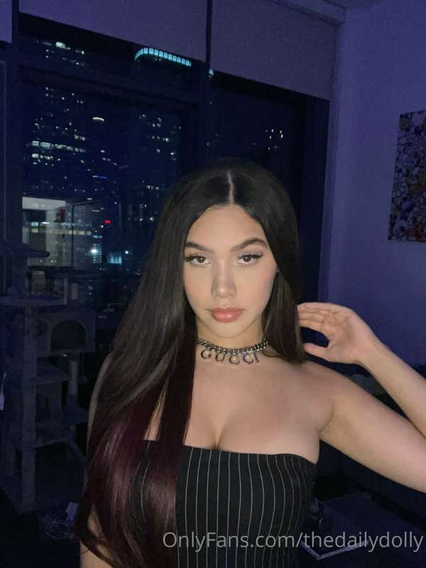 Live tonight at 11 pm central time 💦😚 who will I see there ?