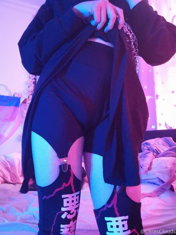 Some softcore pics to tease a new fit 💕 17
