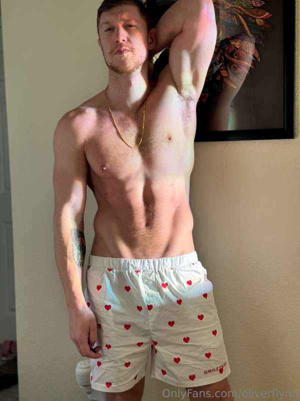 consider this your daily distraction 😏