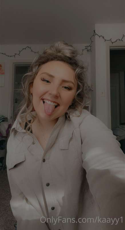 cause oversized shirts are more fun 🤪 3