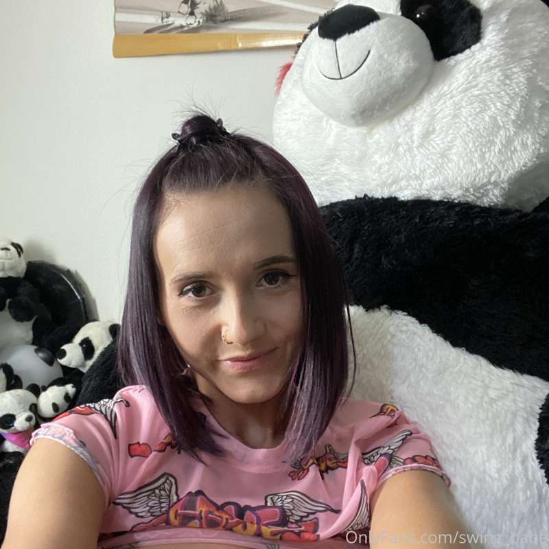 Hi 😘 What U think about my selfie 😊 You want to play with me.. 19