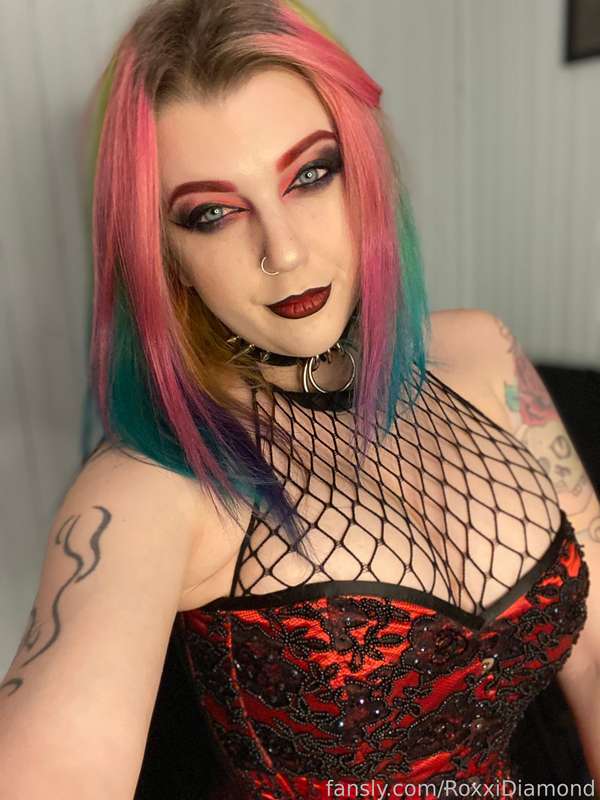 Roxxidiamond - Fansly - 02 Jun, 2024 99