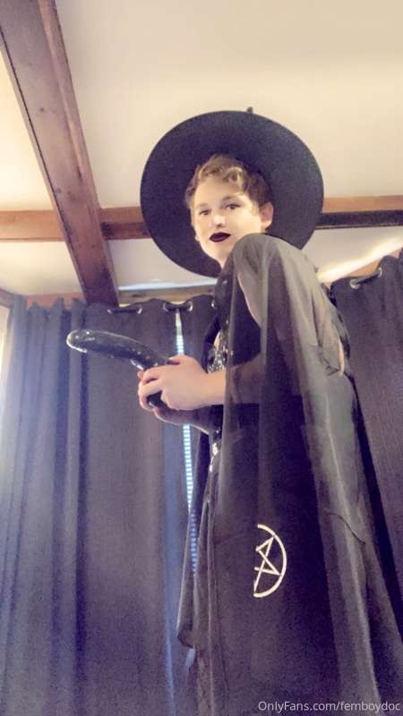 Witch and cheerleader costume pics n clips 👻 9