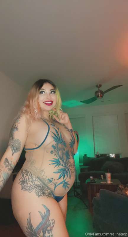 sooo stuffed after both 4/20 streams last night - stuffed an.. 7