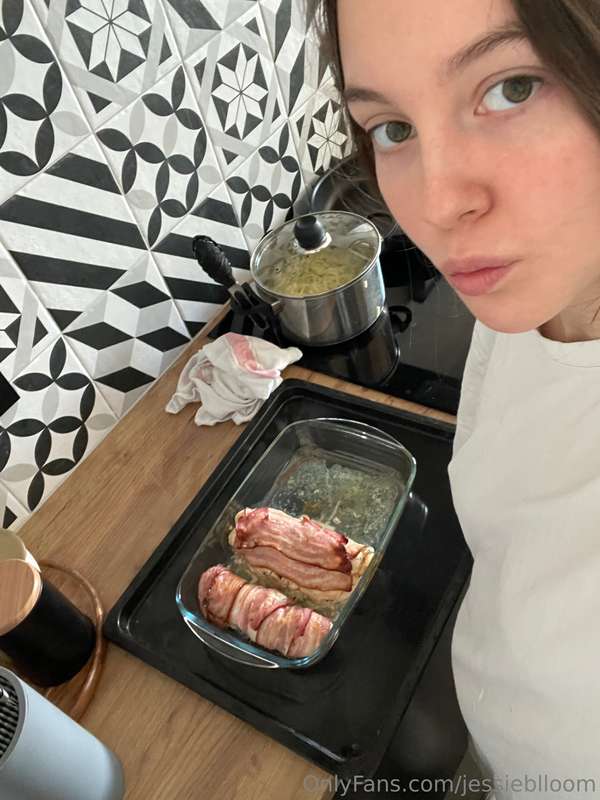 I love cooking. 🥰It's another hobby of mine 👩‍🍳 2