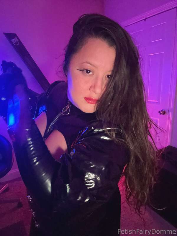 Latexxxxxxx is divine….. 12