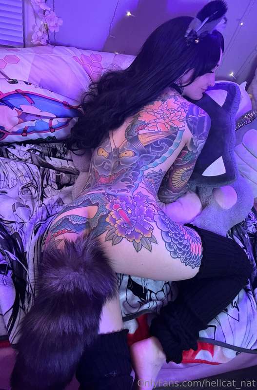 Late Nite Lewds 🌹 Meow! 😻  Which photo is your favorite? 5
