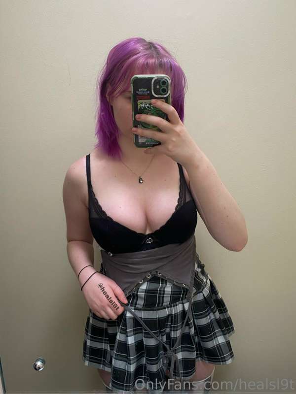 should i strip for u? 🥵