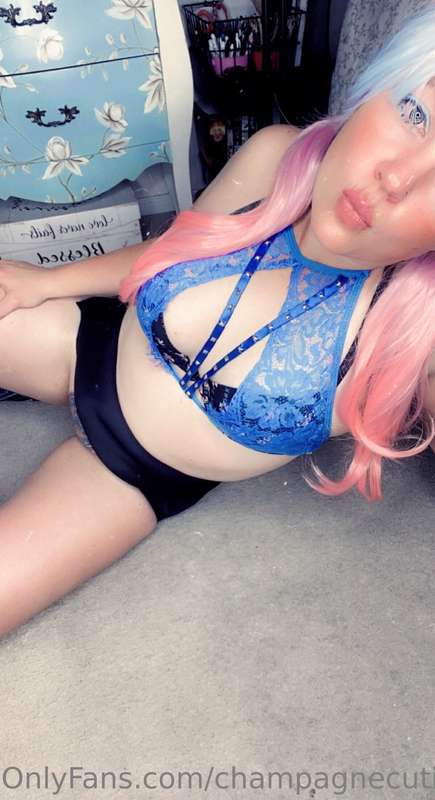 Champagnecutie - Onlyfans - 29 Dec, 2022
