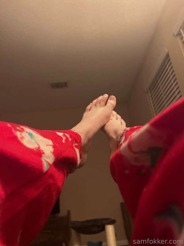 My *toes feel so naked* with no polish, but these cute Chris..