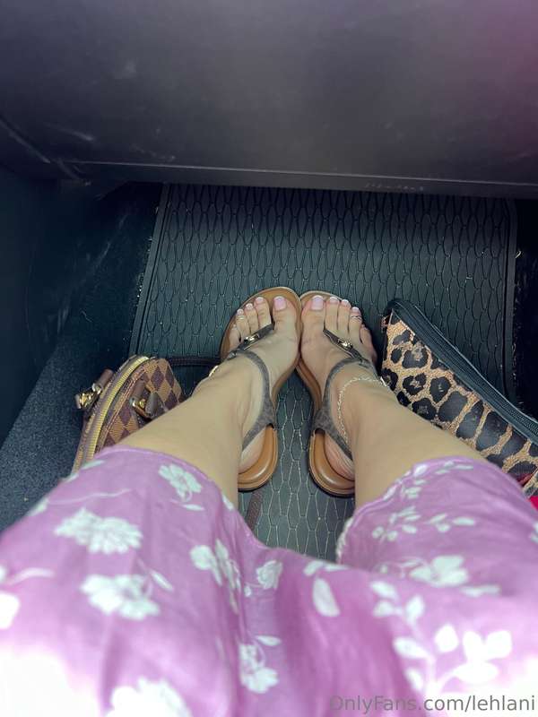 Car pic season 🩷 feeling cute today ;) 11