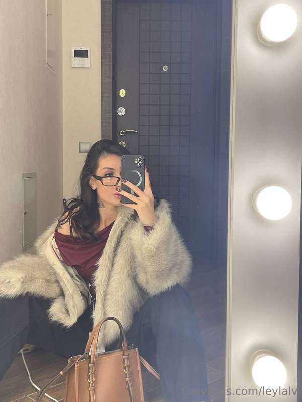 This coat is very warm, but I'm sure your arms are much warm..