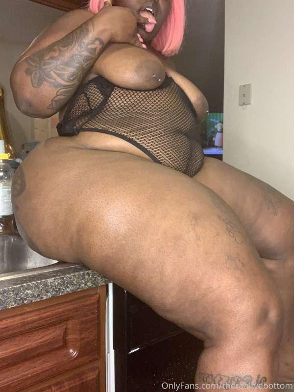 Therealfyebottom - Onlyfans - 01 Sep, 2019